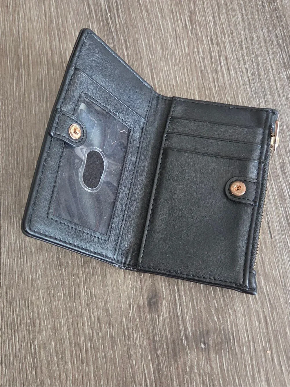 a new day Women's Small Bifold Wallet